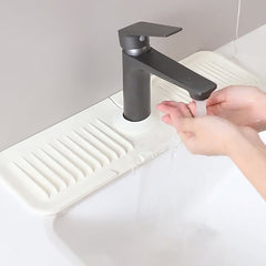 Faucet Splash Mat 14.56x5.51in Silicone Sink Drying Mat Water Drip Catching Tray Water Drainage Pad Sponge Soap Holder for Kitchen Bathroom Sink Faucet